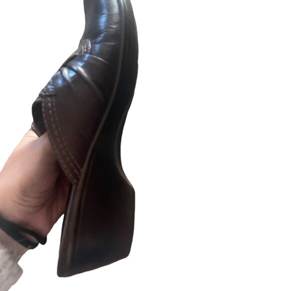 Clarks Women's Size 7 Brown Bendables Leather Slip On Clogs - Picture 8 of 9